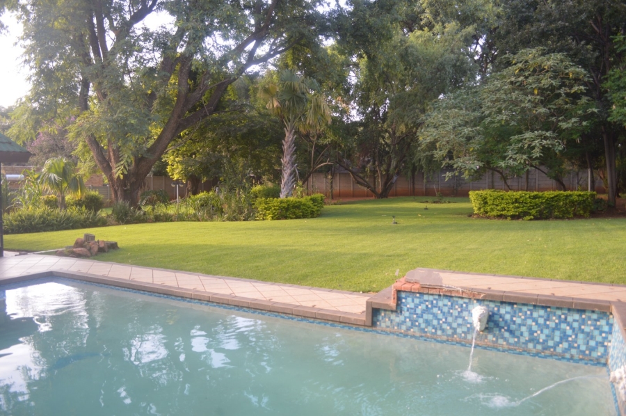 5 Bedroom Property for Sale in Wilkoppies North West